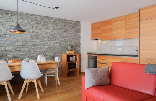 Noveli Apartment | Rosablanche E003A by Interhome