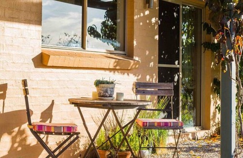 Eurunderee Apartment | Rosby Studio, one bedroom self contained apartment