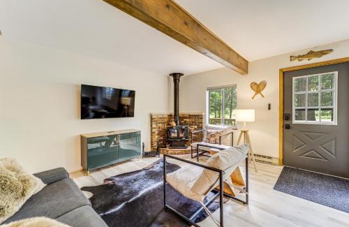 Higgins Lake House | Roscommon Chalet with Hot Tub Near Higgins Lake!