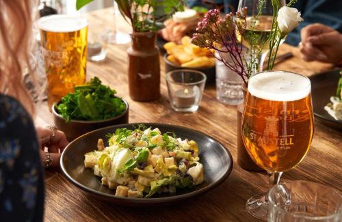Yealmpton Hotel | Rose and Crown Yealmpton
