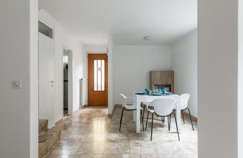 Castagnola Apartment | Rose Apartment by Quokka 360 - refined two-bedroom apartment with garden