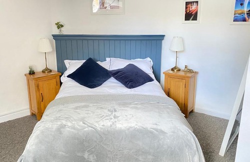 Totnes Apartment | Rose Apartment