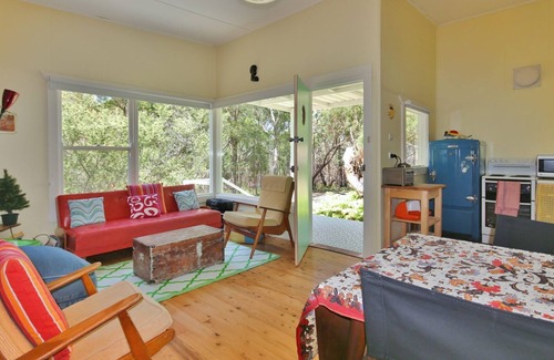 Hyams Beach House | Rose Cottage at Hyams Beach