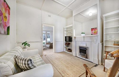 Emu Swamp House | Rose Cottage - Mayfield Vineyard Orange