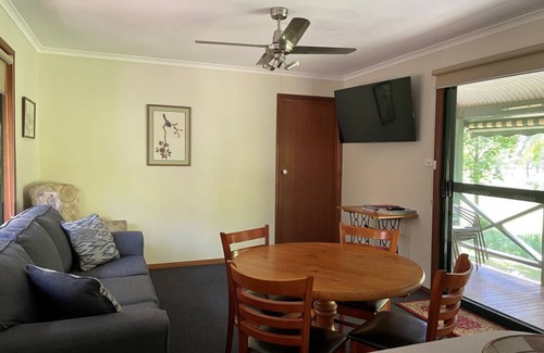 Bombowlee Cottage | Rose Cottage - Tumut River