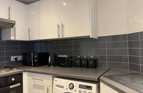 Rochester Apartment | Rose Court-Free Parking-Central-Long Stay Offer