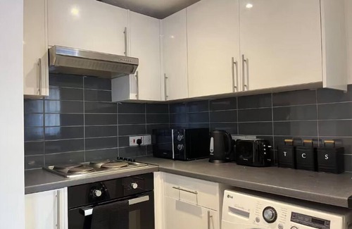 Rochester Apartment | Rose Court-Free Parking-Central-Long Stay Offer