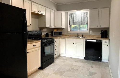 Broken Arrow House | Rose District Willow House By Tulsa Getaways