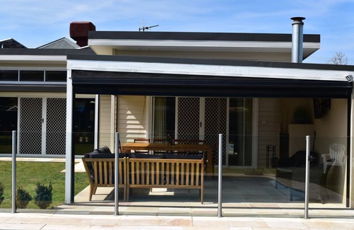 Yarrawonga House | Rose on Thorn Perfect for Golfers and Families