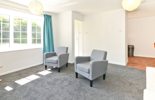 Ventnor Apartment | Rose Retreat - an apartment that sleeps 4 guests in 2 bedrooms