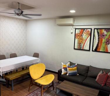 Sekudai House | Rose & Ross Homestay Taman Mutiara Rini