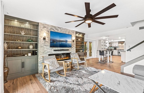 Tropic House | Rose's Riverside Chalet - 4BR Waterfront Escape - 4BR Waterfront Escape with Kayaks!