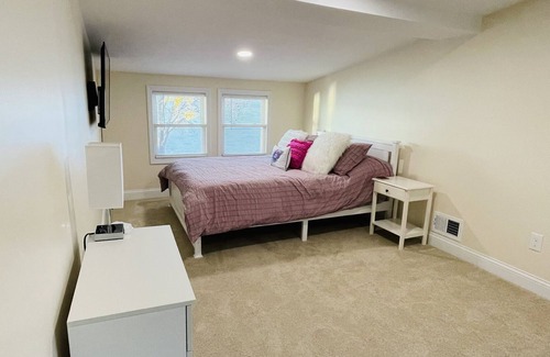 Kalamazoo House | Rose Shores - pontoon & wave runner rental options