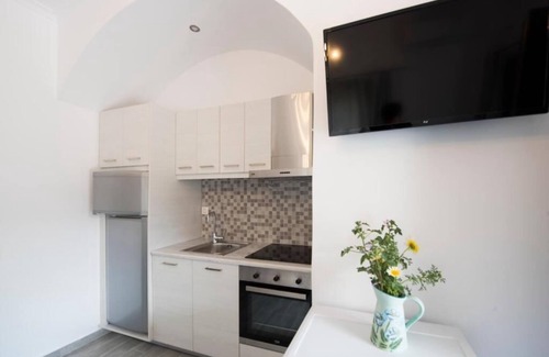 Vourvoulos House | Rose Suites