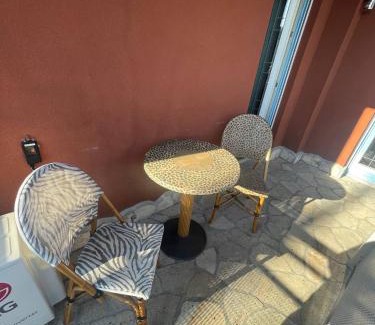 Zoldmal Apartment | RoseHill Garden Family Villa with a Great Budapest View