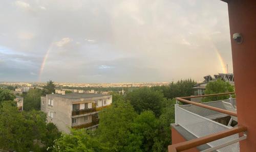 Zoldmal Apartment | RoseHill Garden Family Villa with a Great Budapest View