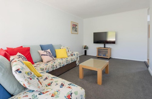 Warrnambool House | Rosella Perch