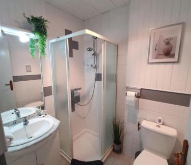 Saint-Saud-Lacoussiere House | Rosemarie's Den