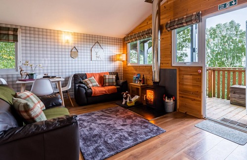 Bunloit Ski Chalet | Rosemoor Cabin at Ancarraig Lodges, Loch Ness