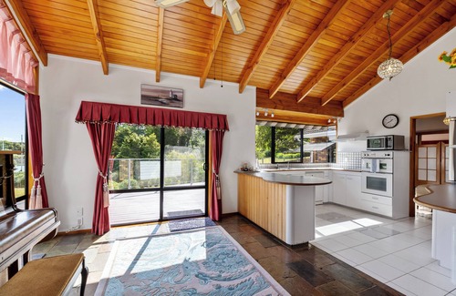 Kerikeri House | Roses by the Water - Kerikeri Holiday Home