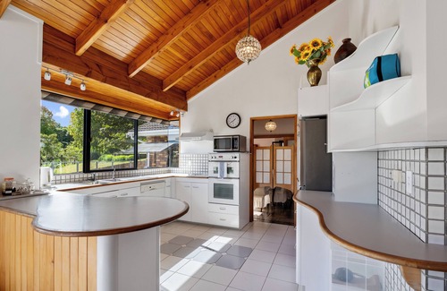 Kerikeri House | Roses by the Water - Kerikeri Holiday Home