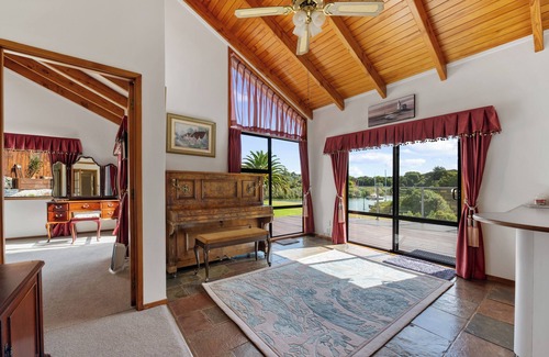 Kerikeri House | Roses by the Water - Kerikeri Holiday Home