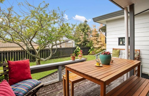 Snells Beach House | Roseville - Snells Beach Holiday Home