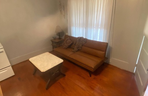 Geneva Apartment | Rosevine/Gravelhill Cottage #2