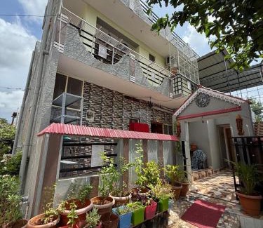 Kamalapur House | Roshini Homestay Hampi