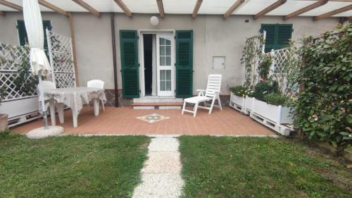 Fosdinovo House | Rosi Room