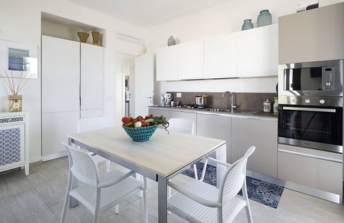 Reitani House | Rosmarino - Villa for 6, Free WiFi, Private Pool, Jacuzzi, Sea View