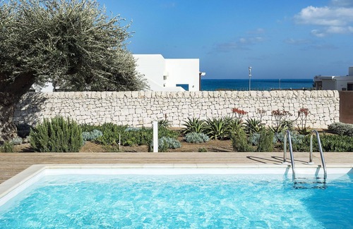 Reitani House | Rosmarino - Villa for 6, Free WiFi, Private Pool, Jacuzzi, Sea View