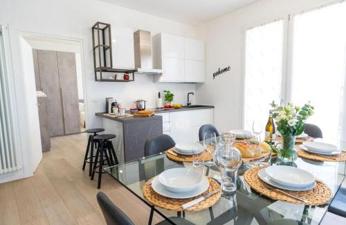 Pesaro Apartment | Rossini Home Pesaro vicino al Teatro Rossini by Yohome