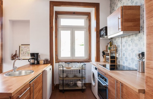 Sao Cristovao e Sao Lourenco Apartment | Rossio Vintage Two-Bedroom Apartment - by LU Holidays