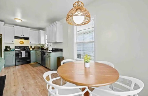 Rossville House | Rossville GA 10m > Chatt - King Bed - Pet Friendly