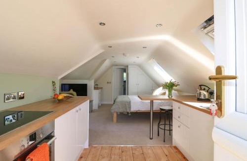 Ellastone House | Roston Retreat