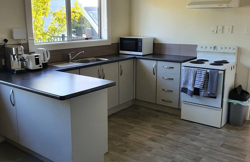Rotorua Apartment | Rotorua Central Unit - quiet, cozy and convenient.