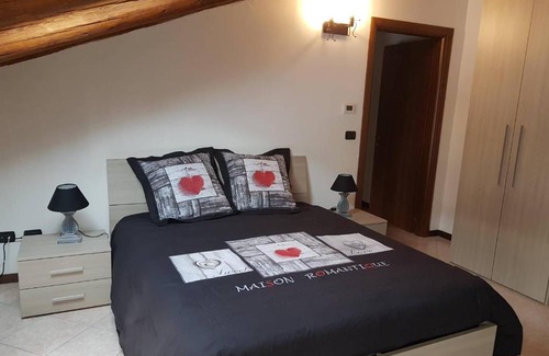Saint-Vincent Apartment | Rouge et Noir
