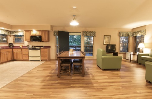 Falls of Rough Hotel | Rough River Dam State Resort Park