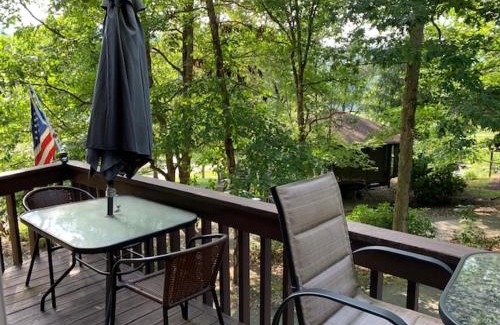 Bedford House | Round Cabin - 5 Min to Bedford PA - Deck - Hike- Golf