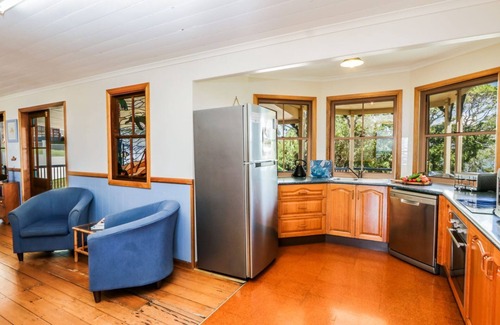Seventeen Seventy House | ROUND HILL HOUSE 1770 - waterfront views