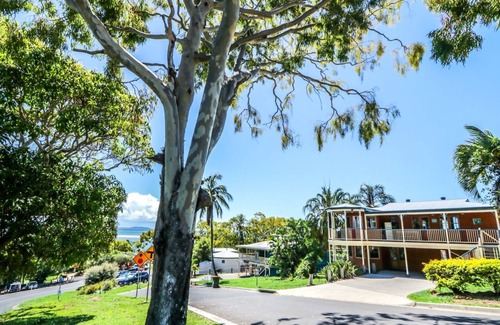 Seventeen Seventy House | ROUND HILL HOUSE 1770 - waterfront views