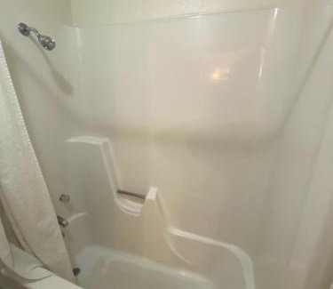 Fox Farm-College Hotel | Round-Up Motel