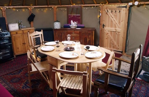 Totnes Cabin | Roundhouse Yurt, stunning views, Totnes Dartmouth