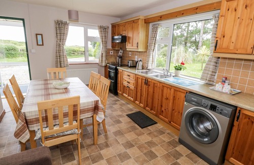 Inishnee Cottage | ROUNDSTONE BAY VIEW, family friendly in Roundstone, County Galway