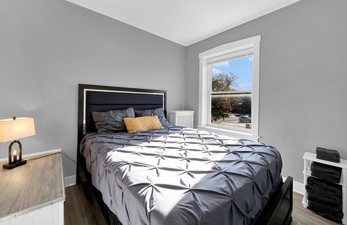 Lavergne Apartment | Route 66 Apt /5min to HOSP & Metra train /15min to MDW