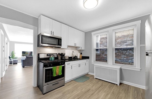 Lavergne Apartment | Route 66 Apt /5min to HOSP & Metra train /15min to MDW