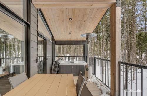 Shannon Ski Chalet | Route 66 - Family Getaway - Nature Pool Table & Spa