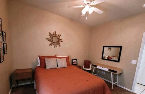 Yukon House | Route 66 R&R – 3 bedroom home right off Historic Route 66