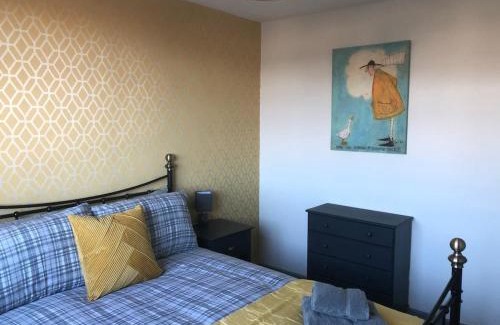Newton Aycliffe House | Rowan Place 5 Bedroom Off Street Parking Accommodation